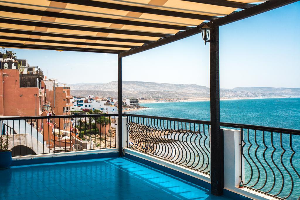 Dfrost Almugar Surf And Yoga Albergue Taghazout Exterior foto